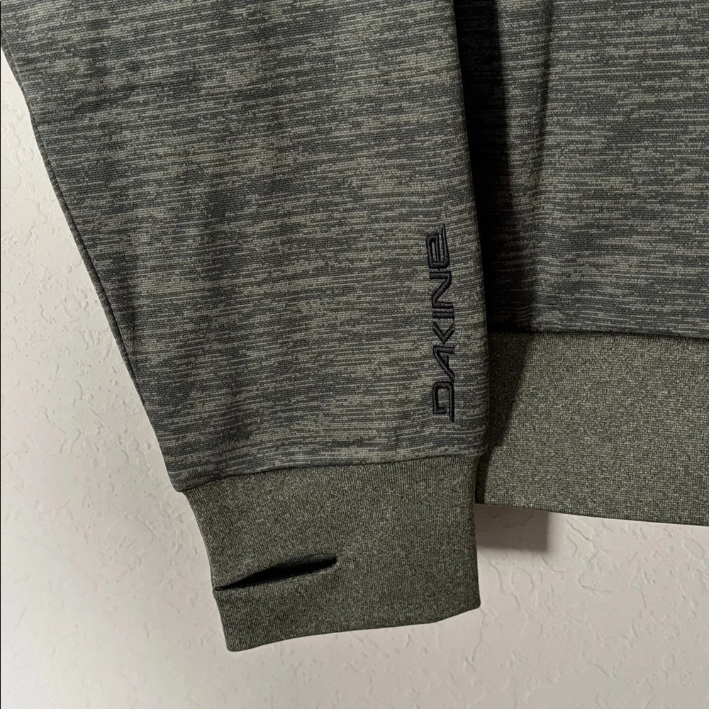 NWT Dakine Men's Sport Crewneck sweatshirt in Olive green and gray shades.Size L